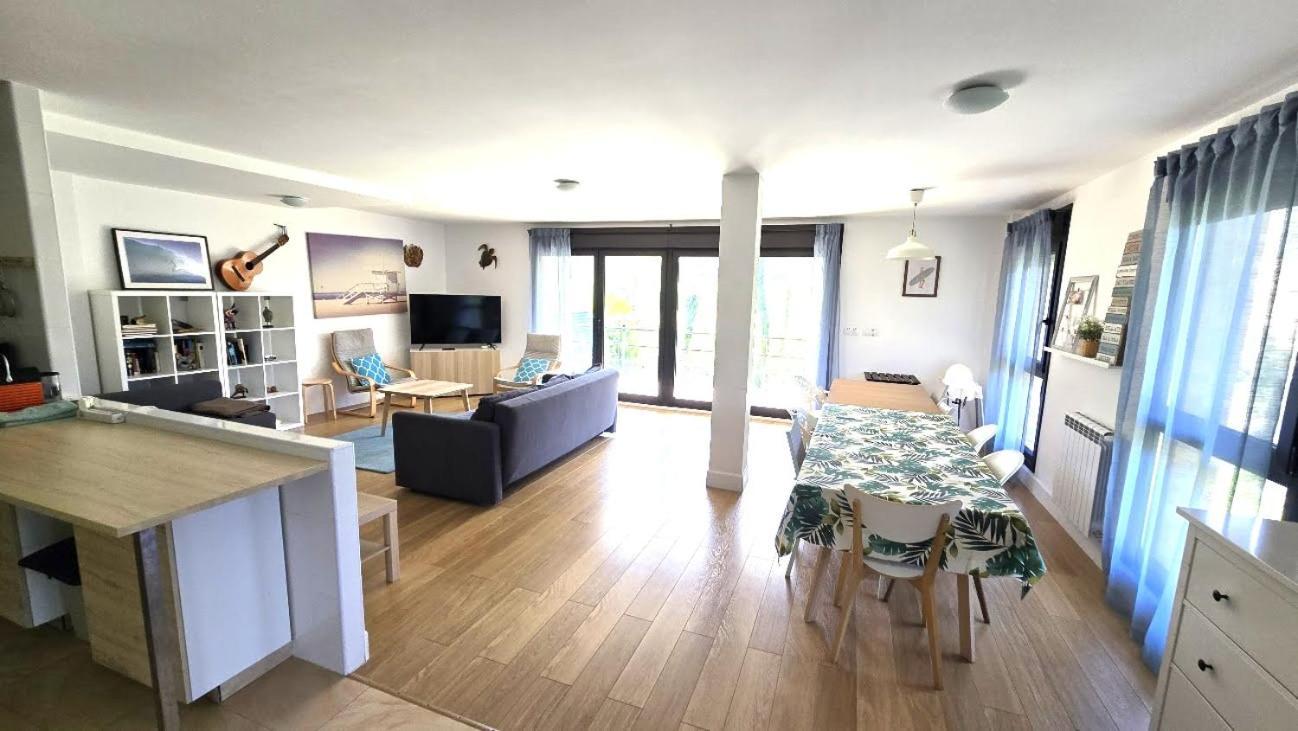 Laga Blue Surf Villa อิบารังเกลู ภายนอก รูปภาพ